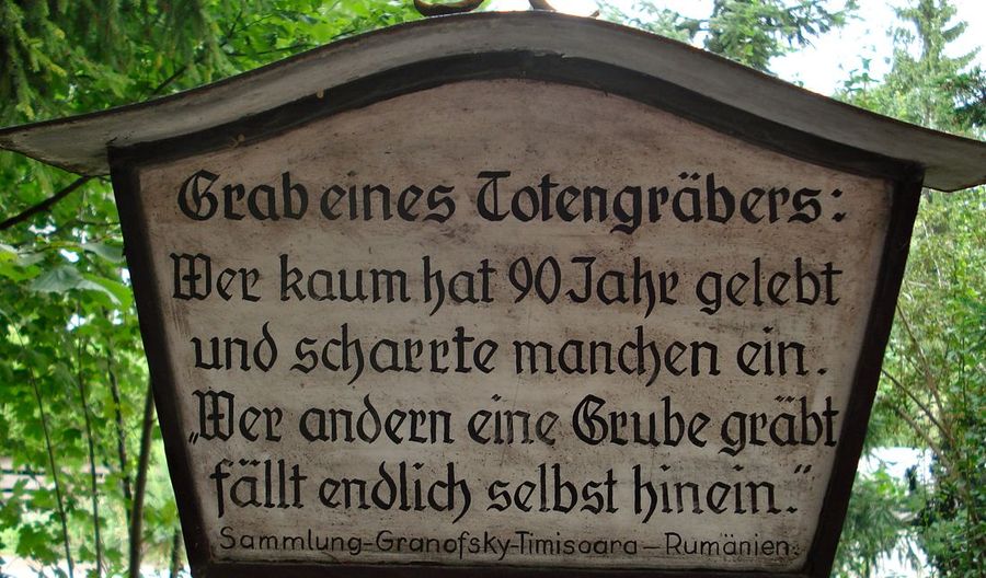 Chlausgesellschaft.ch Neuenhof Ausflug 2013 Museumsfriedhof Tirol (3)