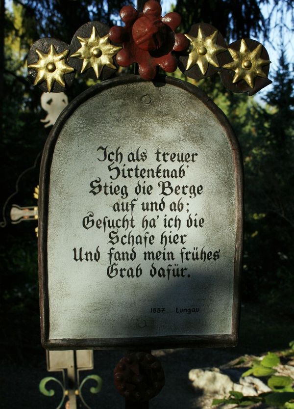 Chlausgesellschaft.ch Neuenhof Ausflug 2013 Museumsfriedhof Tirol (4)